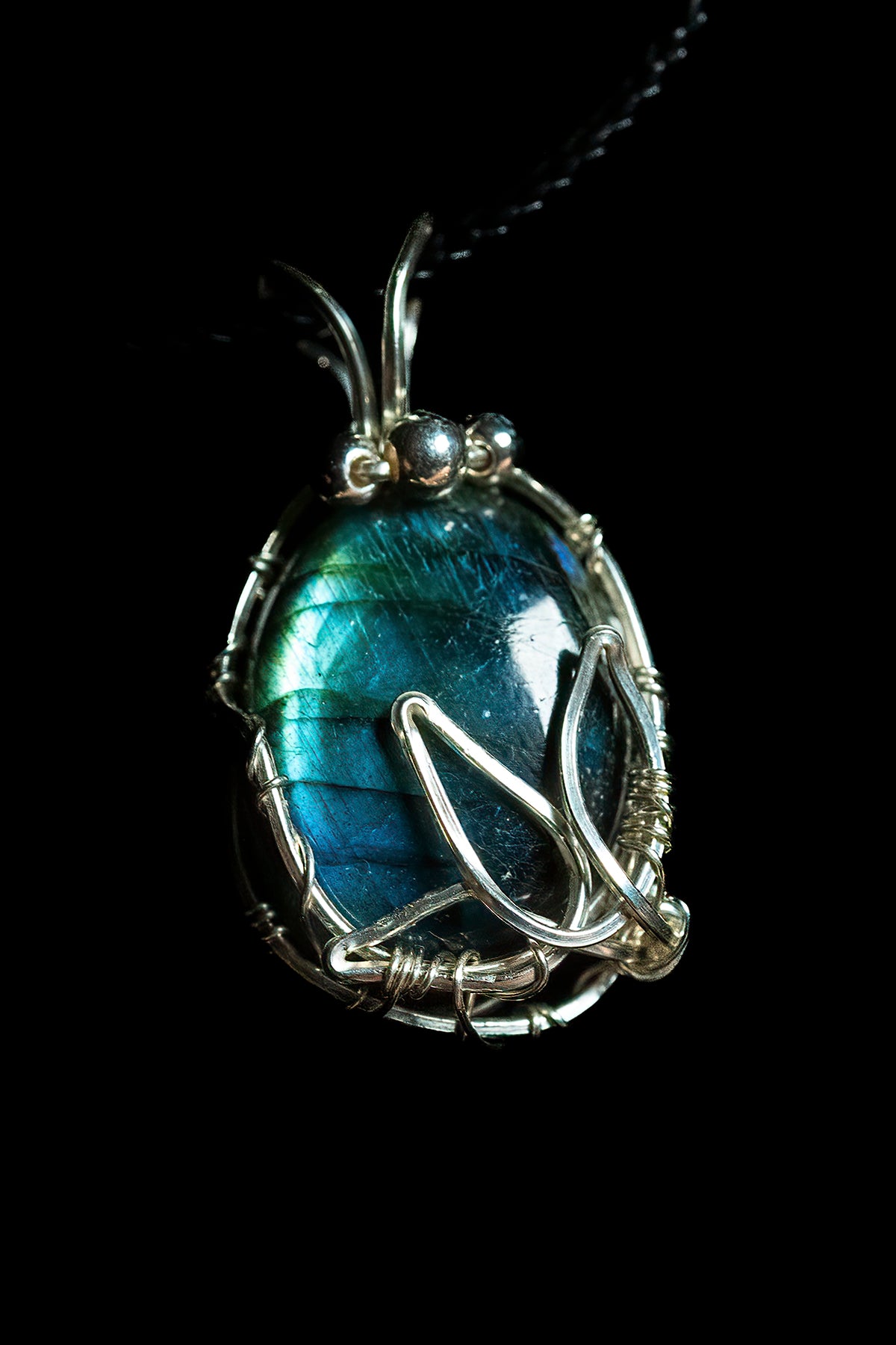 Labradorite in Silver Lotus Wire Wrap