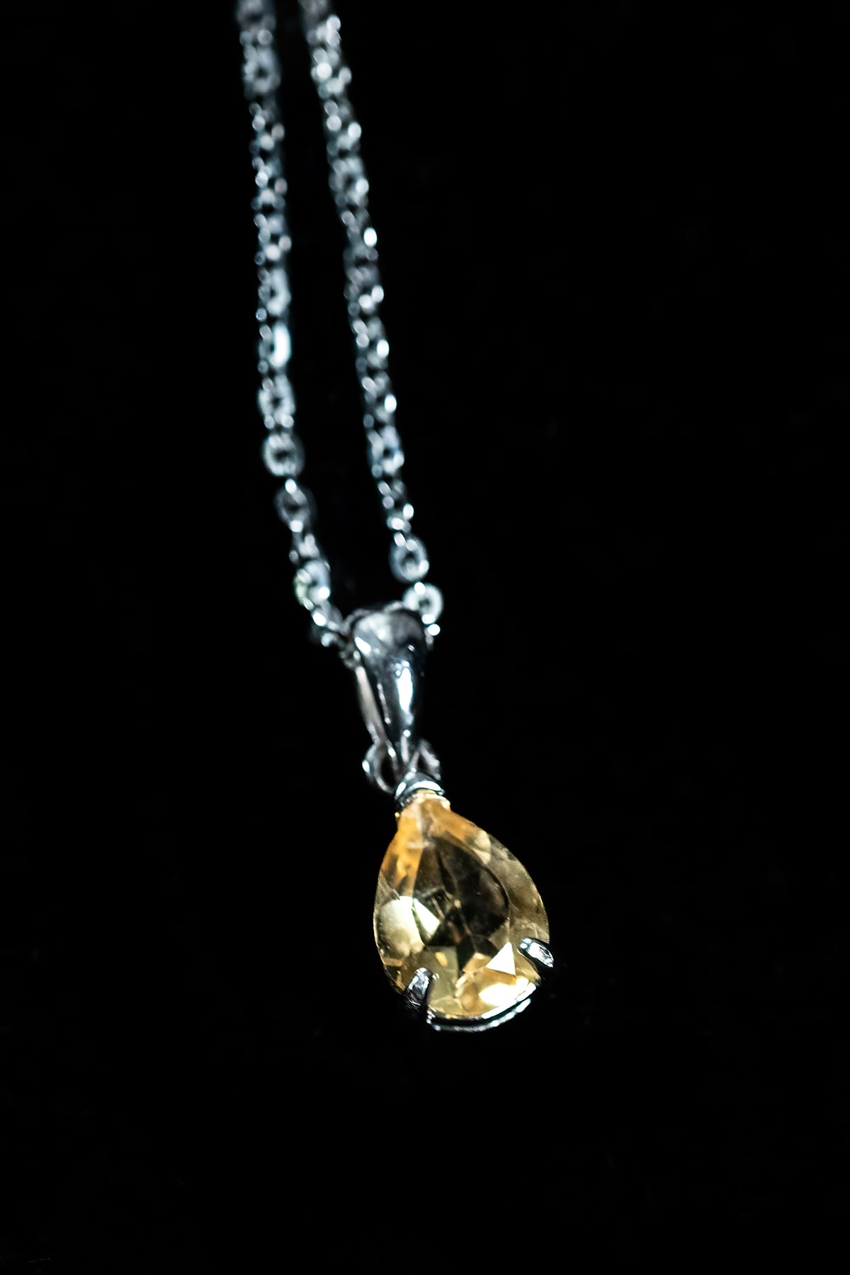 Pear Shape Golden Citrine Gemstone in Sterling Silver Setting with Silver Chain
