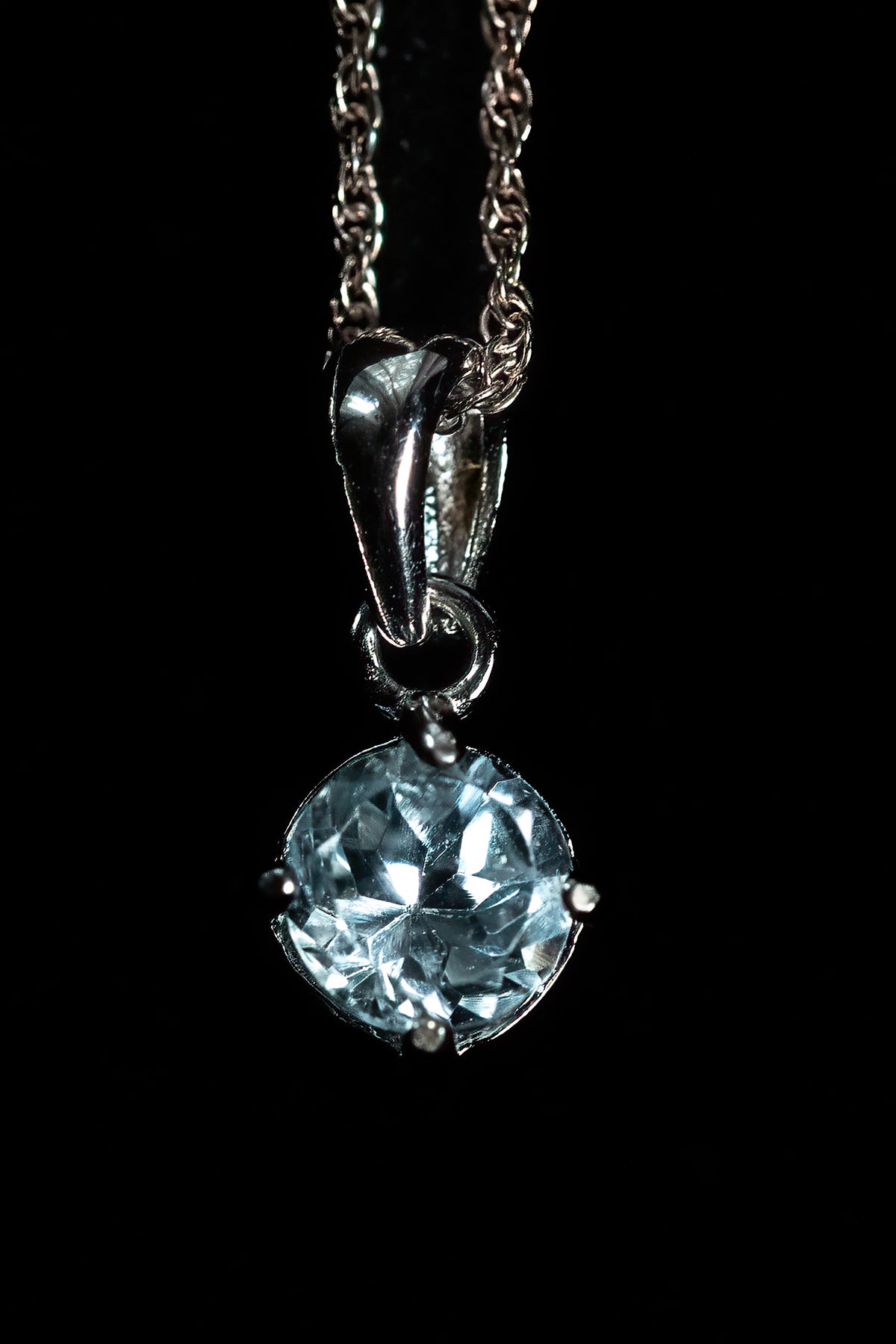 Faceted Blue Topaz Gemstone set in .925 Sterling Silver with Chain