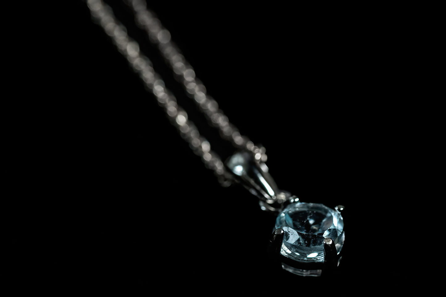 Faceted Blue Topaz Gemstone set in .925 Sterling Silver with Chain