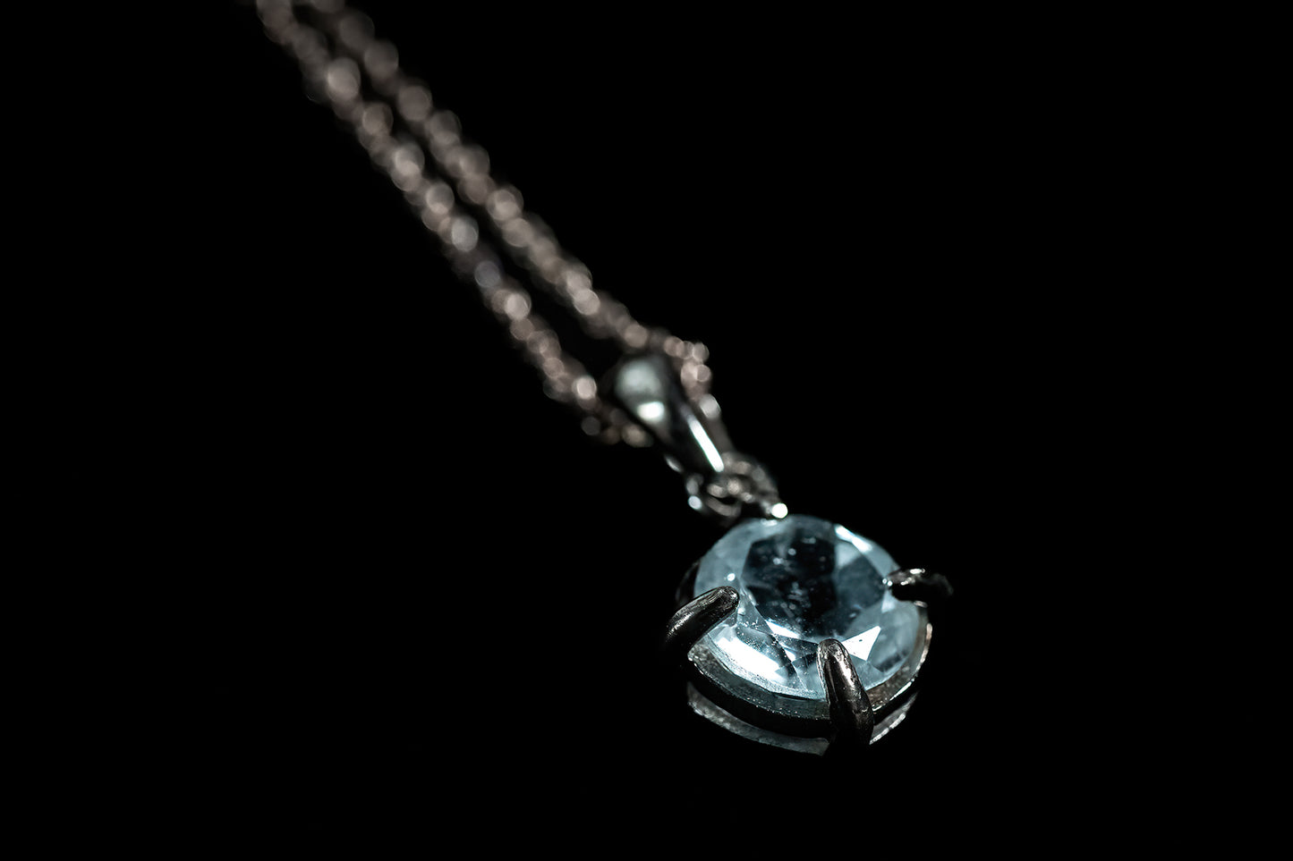 Faceted Aquamarine Gemstone set in .925 Sterling Silver with Chain