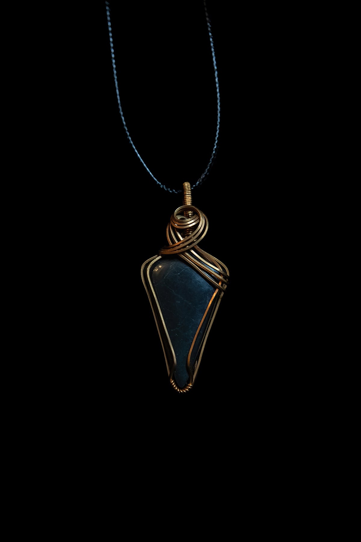 Black Onyx in fine Copper