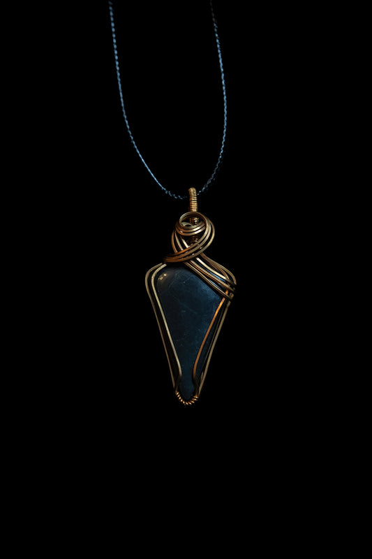 Black Onyx in fine Copper