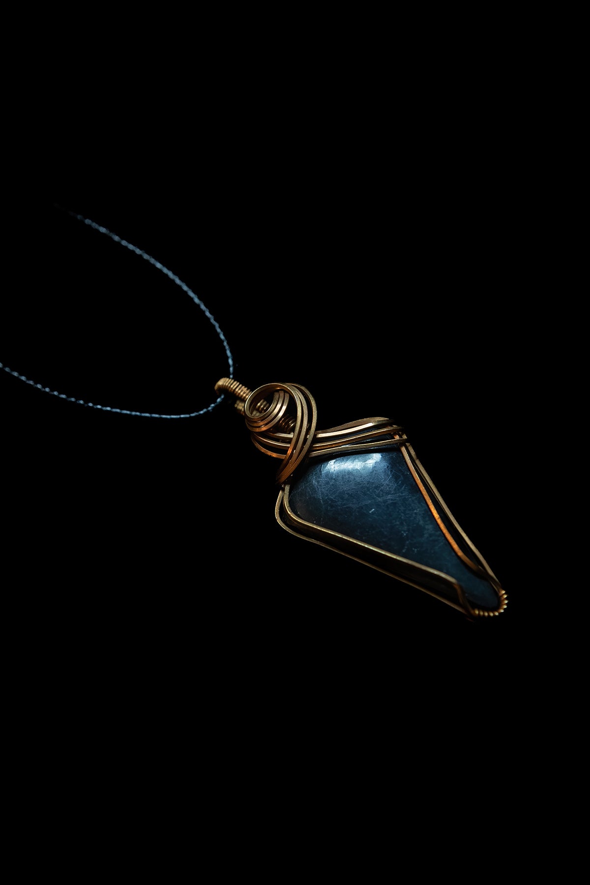Black Onyx in fine Copper
