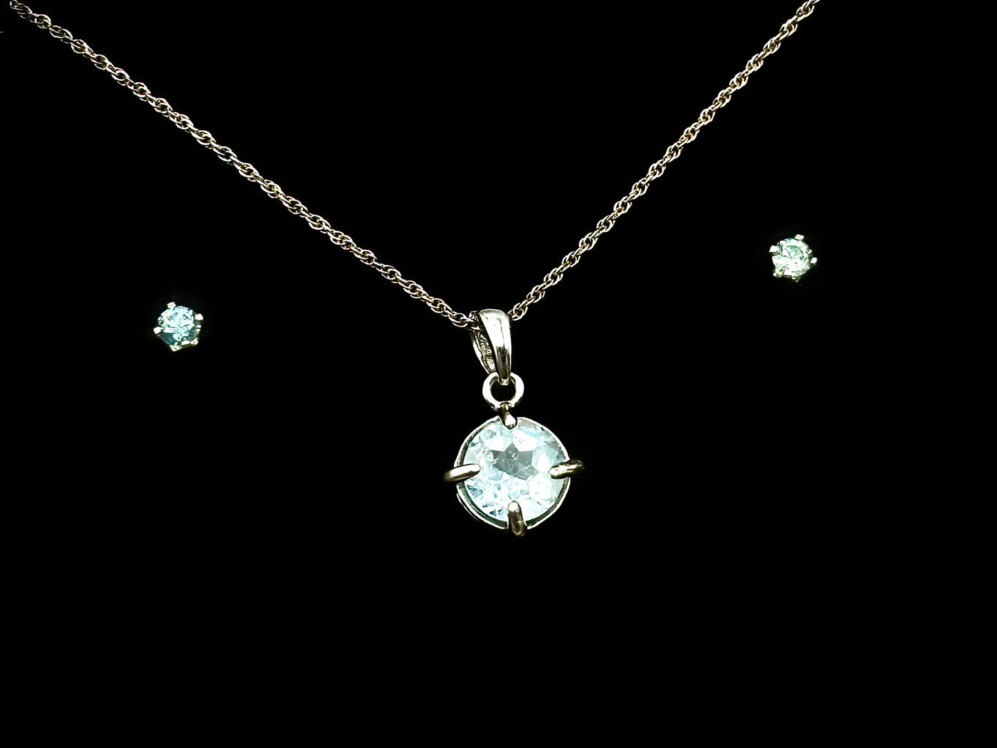 Aquamarine in Set in a Sterling Silver Pendant and Post Earrings with Silver Chain